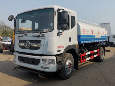 東風(fēng)D9國(guó)五排放標(biāo)準(zhǔn)15立方灑水車發(fā)往大連瓦房店