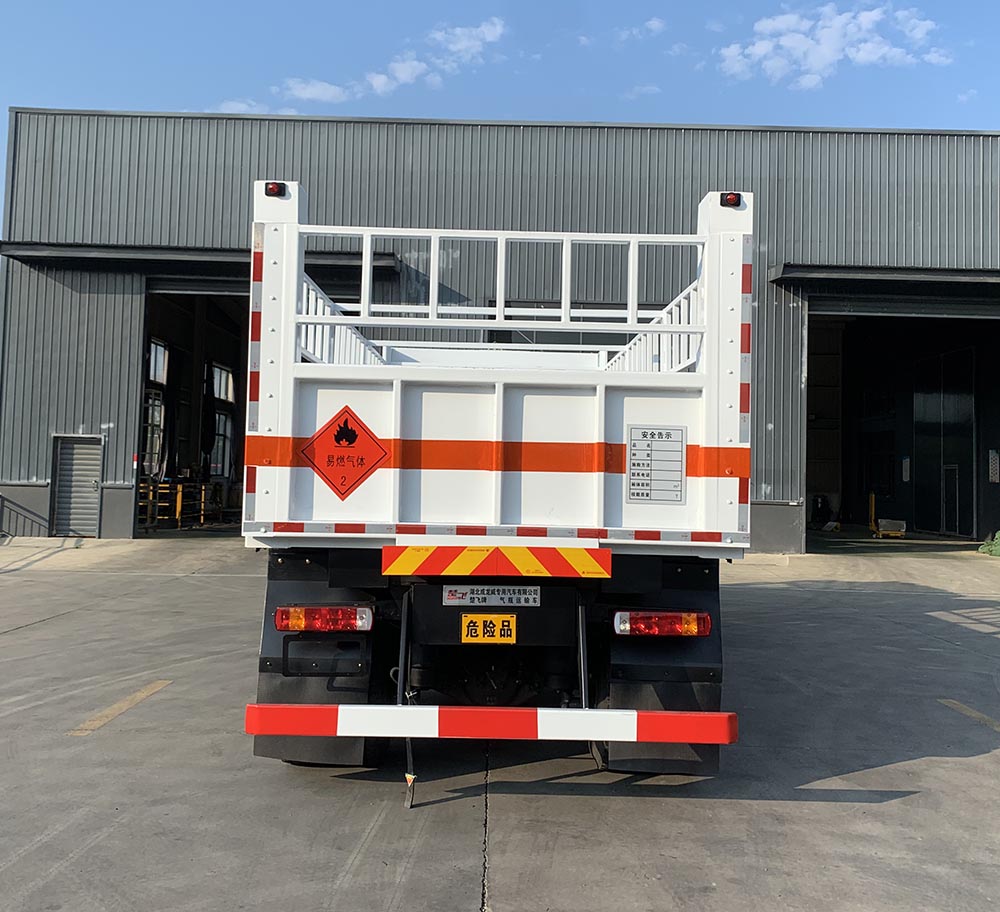 重汽豪沃氣瓶運(yùn)輸車（油田版）