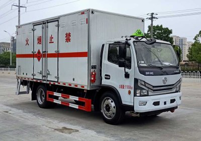 楚飛牌CLQ5120XRY6E型易燃液體廂式運(yùn)輸車(chē)