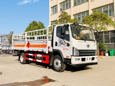 解放5.3米氣瓶運(yùn)輸車