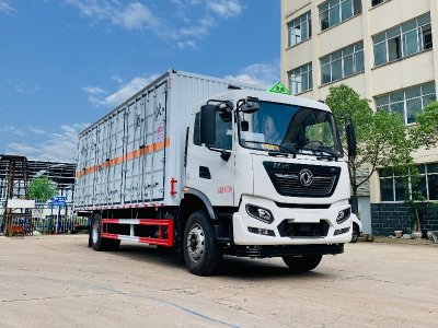 東風(fēng)天錦腐蝕性物品廂式運(yùn)輸車發(fā)車東莞高清照片詳細(xì)配置