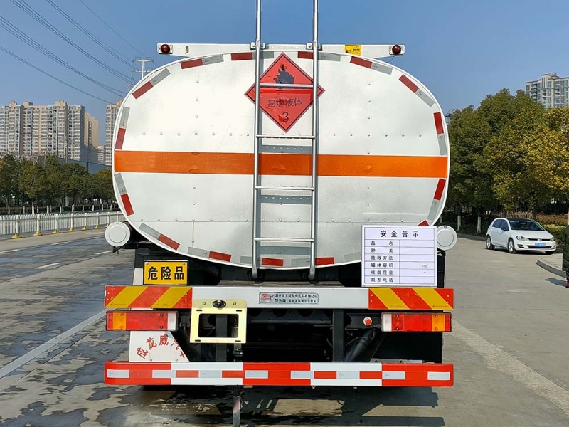 東風(fēng)天龍?jiān)凸捃? title=